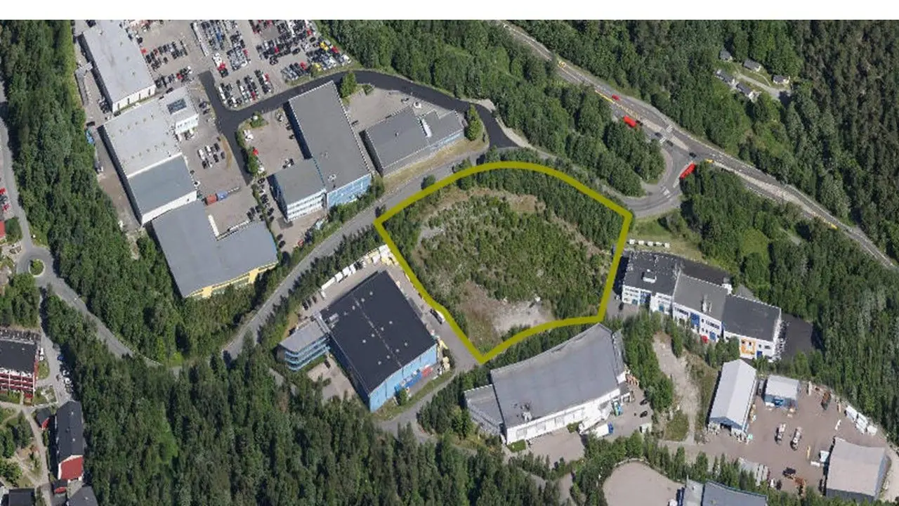 Skråfoto av næringstomt